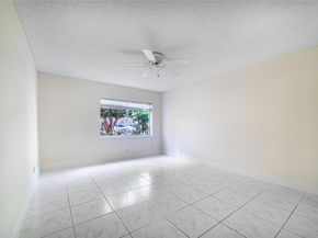 8307 Summerbreeze Ln, Boca Raton FL 33496
