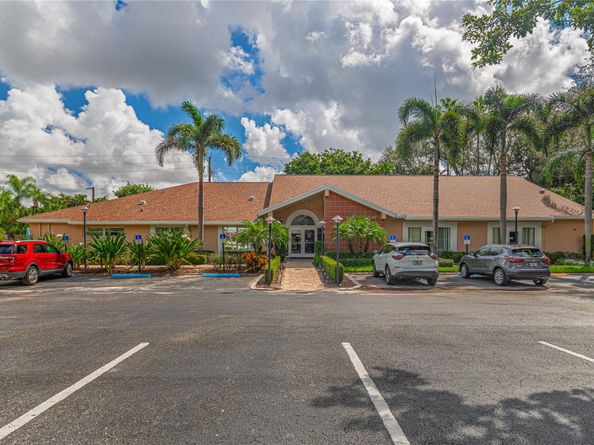 8307 Summerbreeze Ln, Boca Raton FL 33496