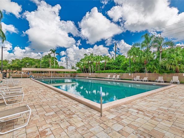 8307 Summerbreeze Ln, Boca Raton FL 33496