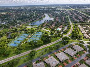 8307 Summerbreeze Ln, Boca Raton FL 33496