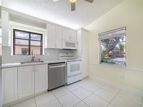 8307 Summerbreeze Ln, Boca Raton FL 33496