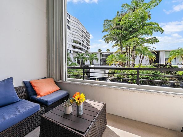 3589 S Ocean Boulevard 26, South Palm Beach FL 33480