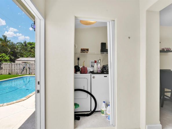 5221 NE 16th Ave, Pompano Beach FL 33064