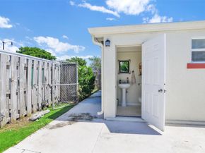 5221 NE 16th Ave, Pompano Beach FL 33064
