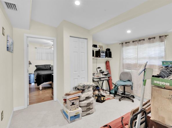 5221 NE 16th Ave, Pompano Beach FL 33064