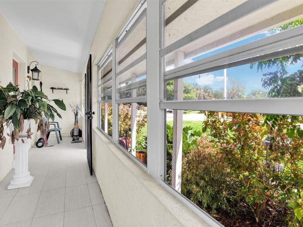 5221 NE 16th Ave, Pompano Beach FL 33064