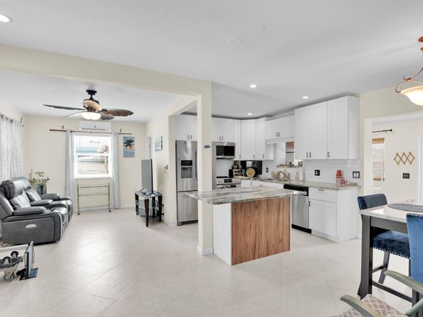 5221 NE 16th Ave, Pompano Beach FL 33064