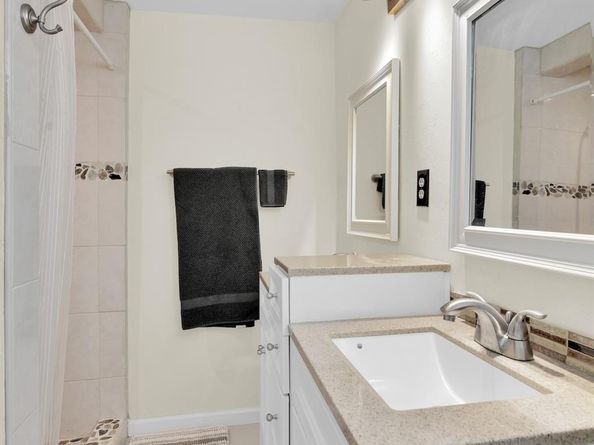 5221 NE 16th Ave, Pompano Beach FL 33064