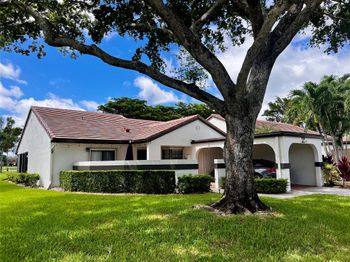 5667 Parkwalk Cir E