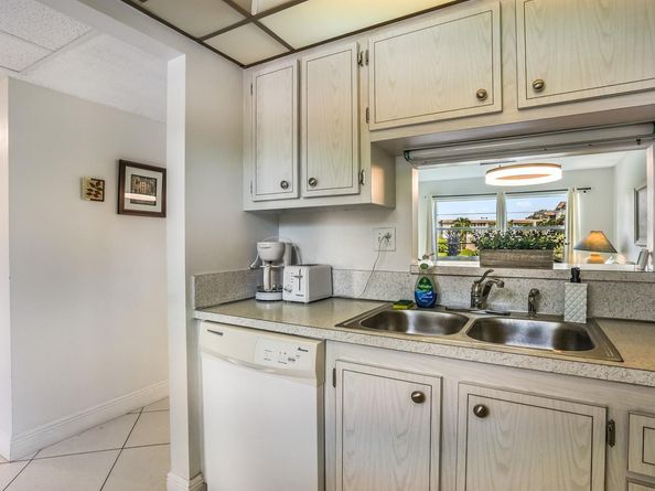 4705 NW 35th St 411, Lauderdale Lakes FL 33319