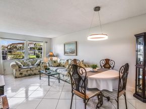 4705 NW 35th St 411, Lauderdale Lakes FL 33319