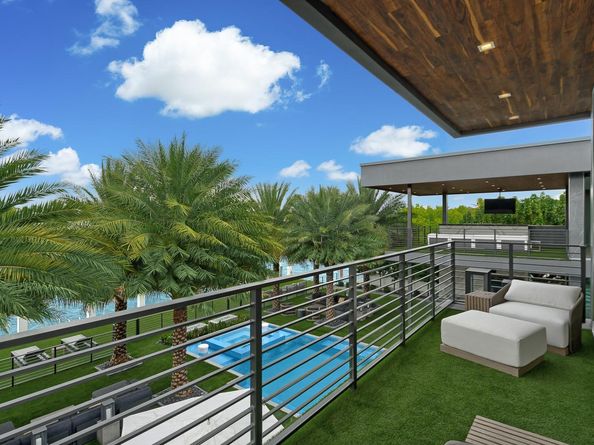 671 Middle River Dr, Fort Lauderdale FL 33304