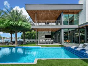 671 Middle River Dr, Fort Lauderdale FL 33304