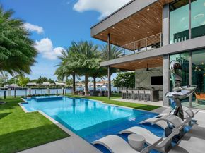 671 Middle River Dr, Fort Lauderdale FL 33304