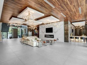 671 Middle River Dr, Fort Lauderdale FL 33304
