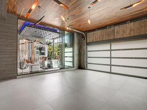 671 Middle River Dr, Fort Lauderdale FL 33304