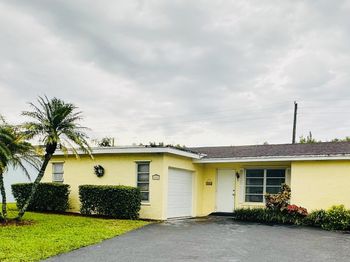 4690 NW 113th Ave