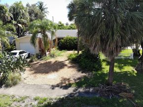 922 S Palmway, Lake Worth Beach FL 33460