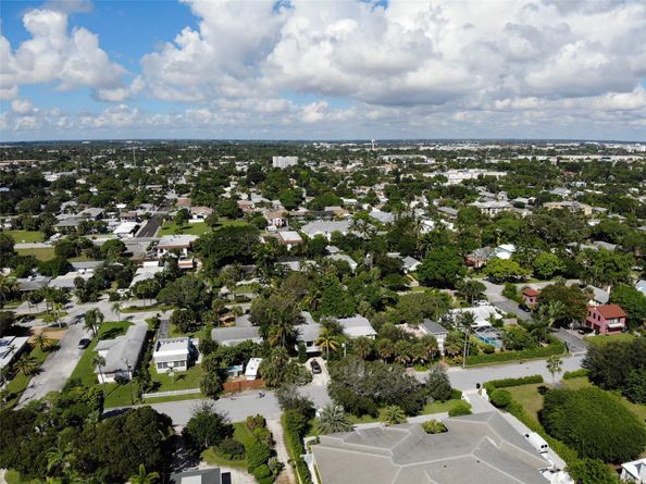 922 S Palmway, Lake Worth Beach FL 33460