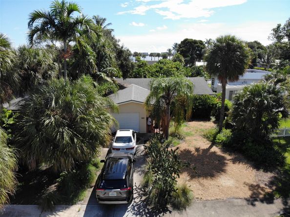 922 S Palmway, Lake Worth Beach FL 33460