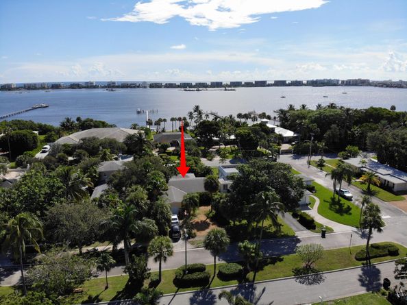 922 S Palmway, Lake Worth Beach FL 33460