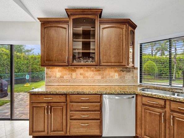 5426 NW 61st Ave, Coral Springs FL 33067