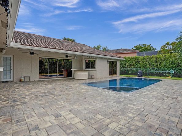 5426 NW 61st Ave, Coral Springs FL 33067