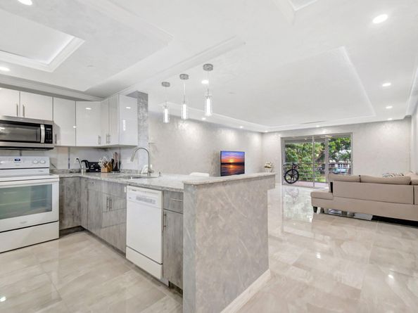 2615 NE 3rd Court 220, Boynton Beach FL 33435
