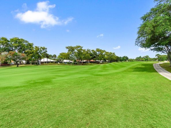 25 Glens Drive W, Boynton Beach FL 33436