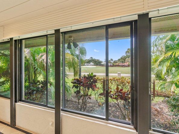 25 Glens Drive W, Boynton Beach FL 33436