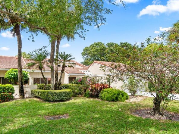 25 Glens Drive W, Boynton Beach FL 33436