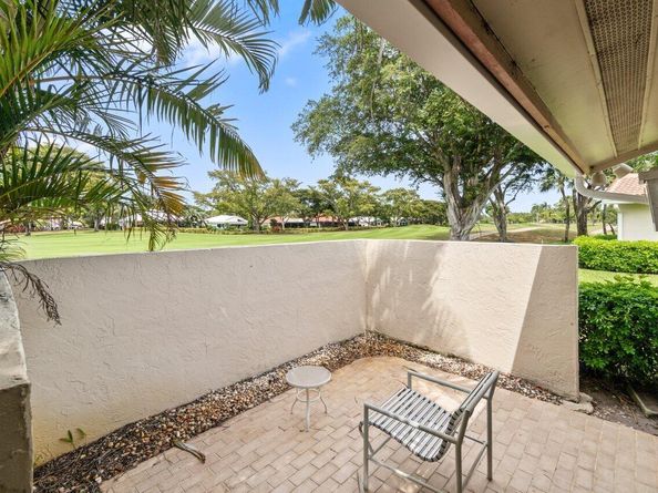 25 Glens Drive W, Boynton Beach FL 33436