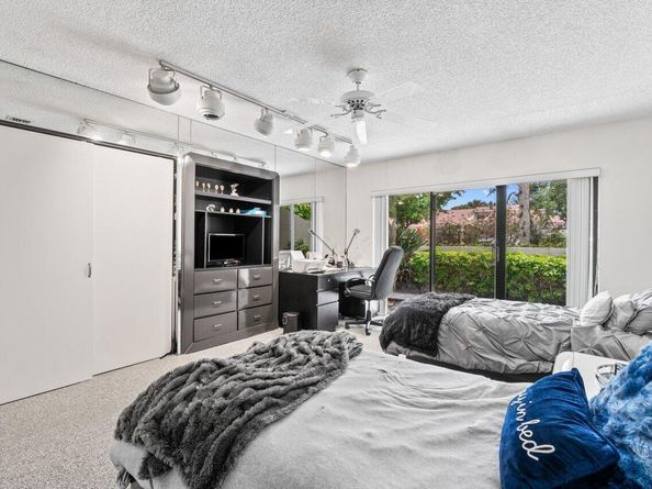 25 Glens Drive W, Boynton Beach FL 33436
