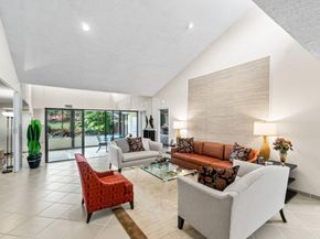 25 Glens Drive W, Boynton Beach FL 33436