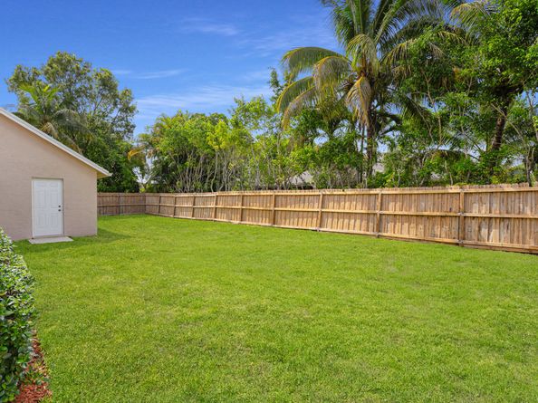 12275 Sannenwood Lane, Wellington FL 33414