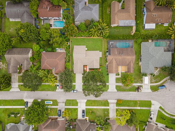 12275 Sannenwood Lane, Wellington FL 33414