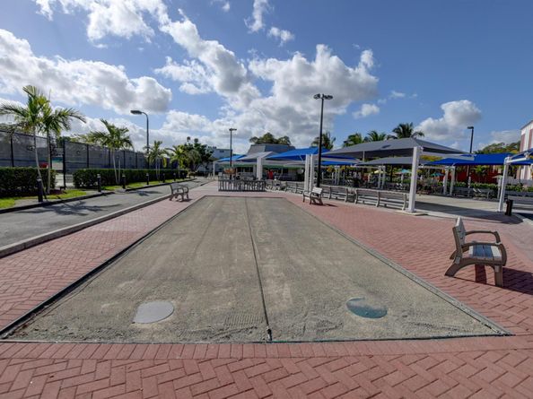 171 Oakridge L 171, Deerfield Beach FL 33442
