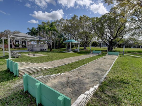171 Oakridge L 171, Deerfield Beach FL 33442