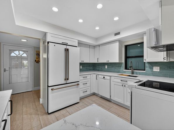 149 NW 70th Street 204 A, Boca Raton FL 33487