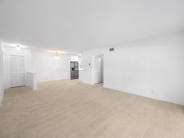 315 Venetian Drive 4, Delray Beach FL 33483