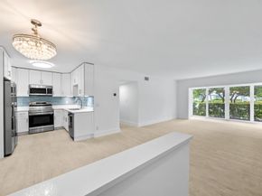 315 Venetian Drive 4, Delray Beach FL 33483