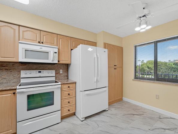 6093 Pointe Regal Circle 301, Delray Beach FL 33484