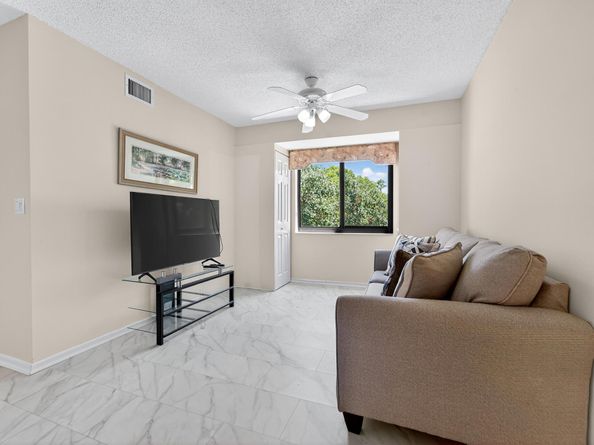 6093 Pointe Regal Circle 301, Delray Beach FL 33484