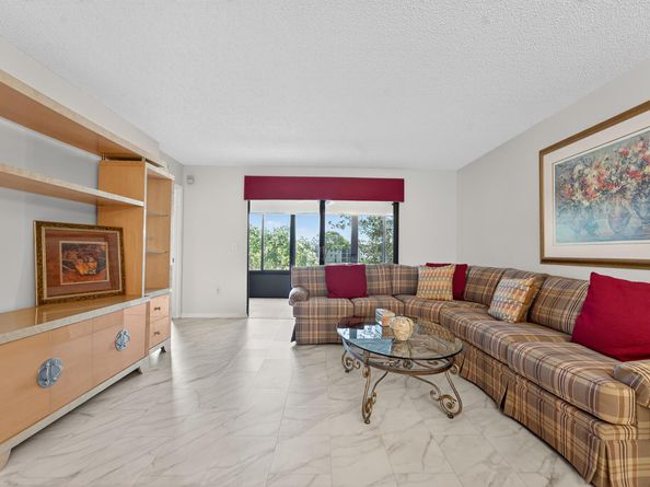 6093 Pointe Regal Circle 301, Delray Beach FL 33484