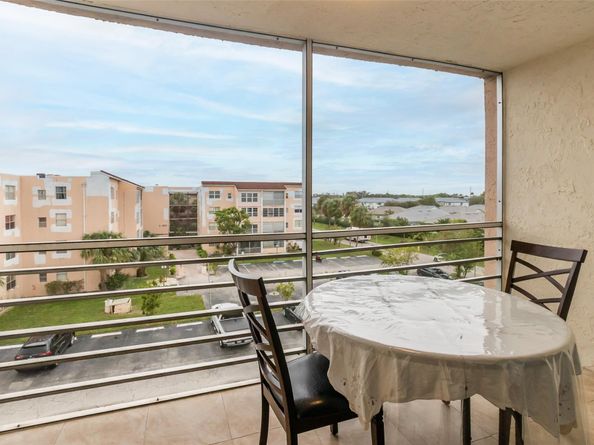 2840 Somerset Dr 403, Lauderdale Lakes FL 33311