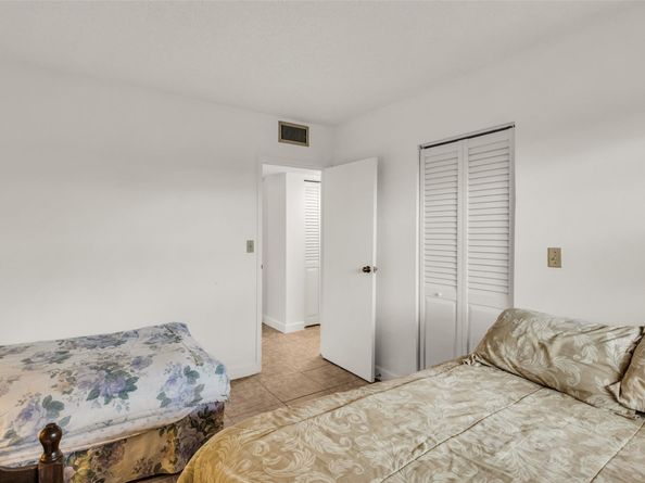 2840 Somerset Dr 403, Lauderdale Lakes FL 33311
