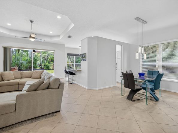 8828 Sandown Way, Boynton Beach FL 33472