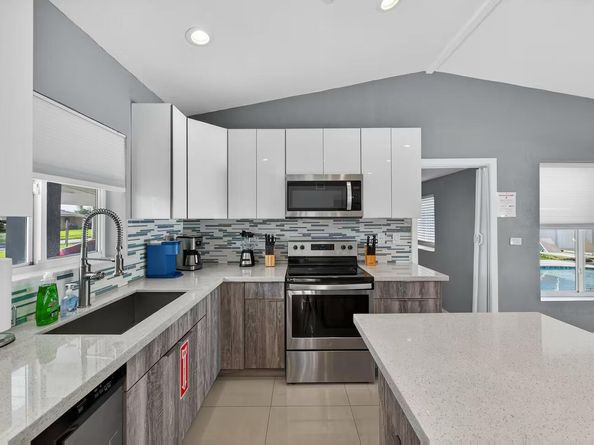 1700 NW 28 Avenue, Fort Lauderdale FL 33311
