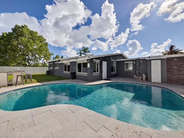 1700 NW 28 Avenue, Fort Lauderdale FL 33311
