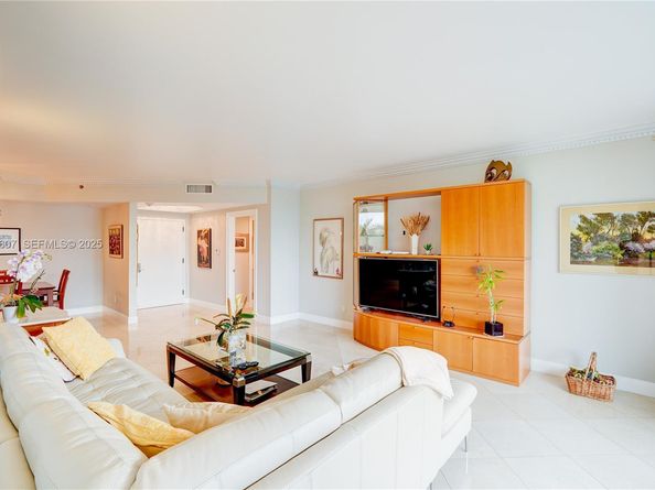 2000 Island Boulevard 408, Aventura FL 33160